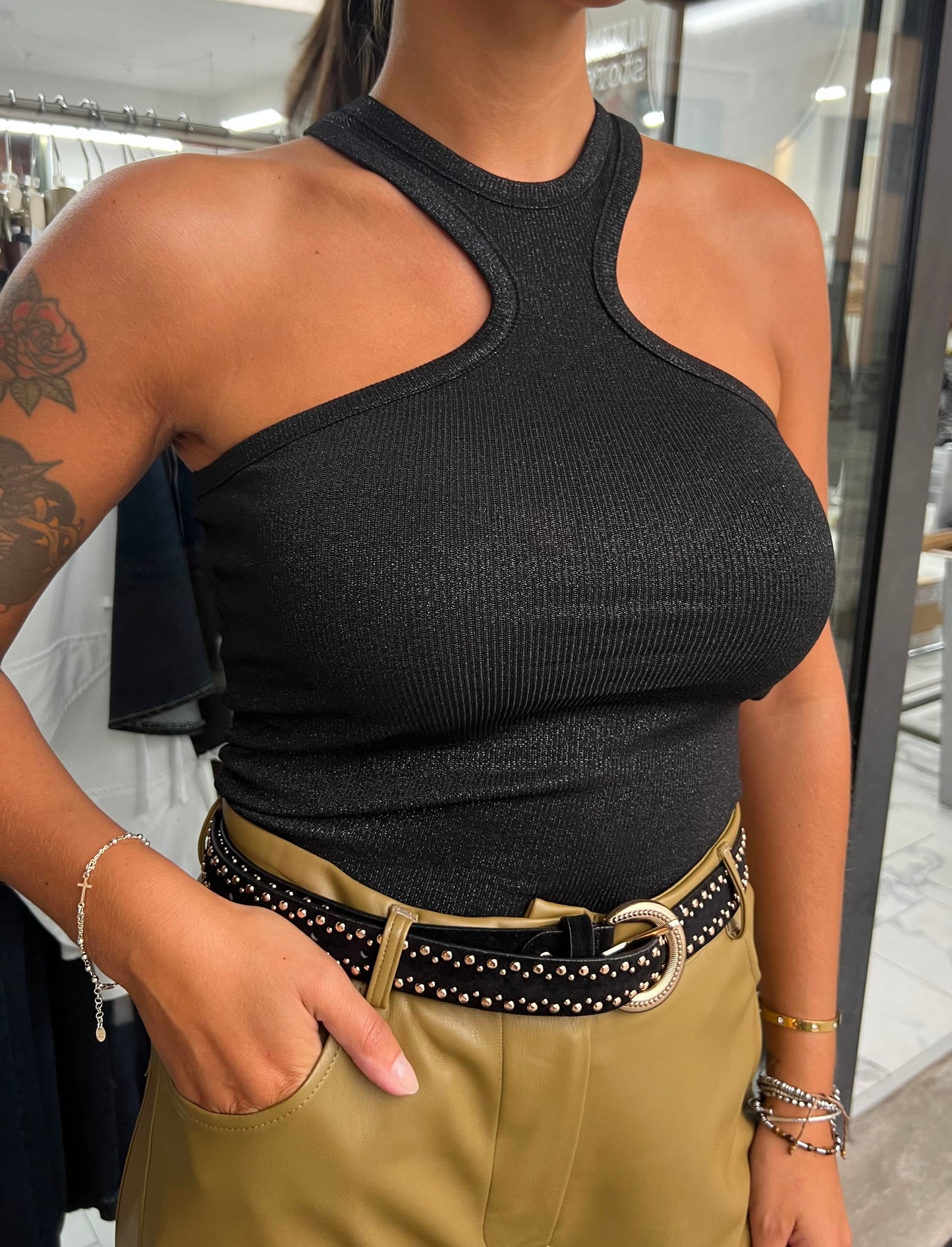 CANOTTA LUREX SCOLLO HALTER NERA