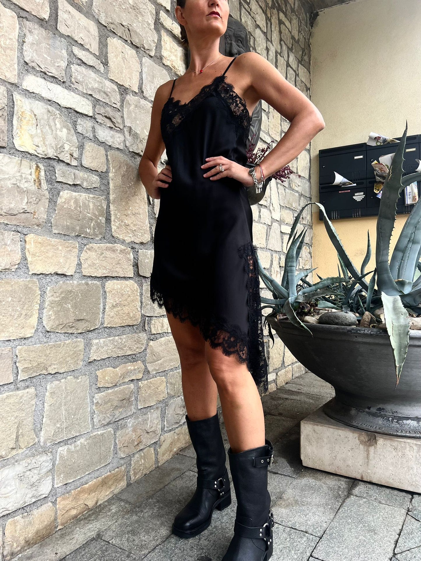ABITO SOTTOVESTE CORTO PIZZO