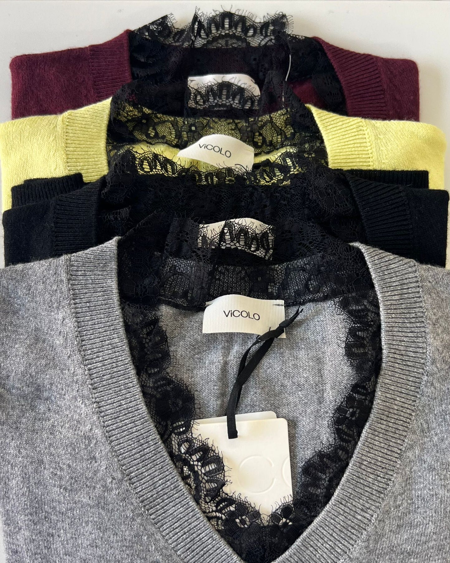 MAGLIONCINO SCOLLO V PIZZO GIALLO