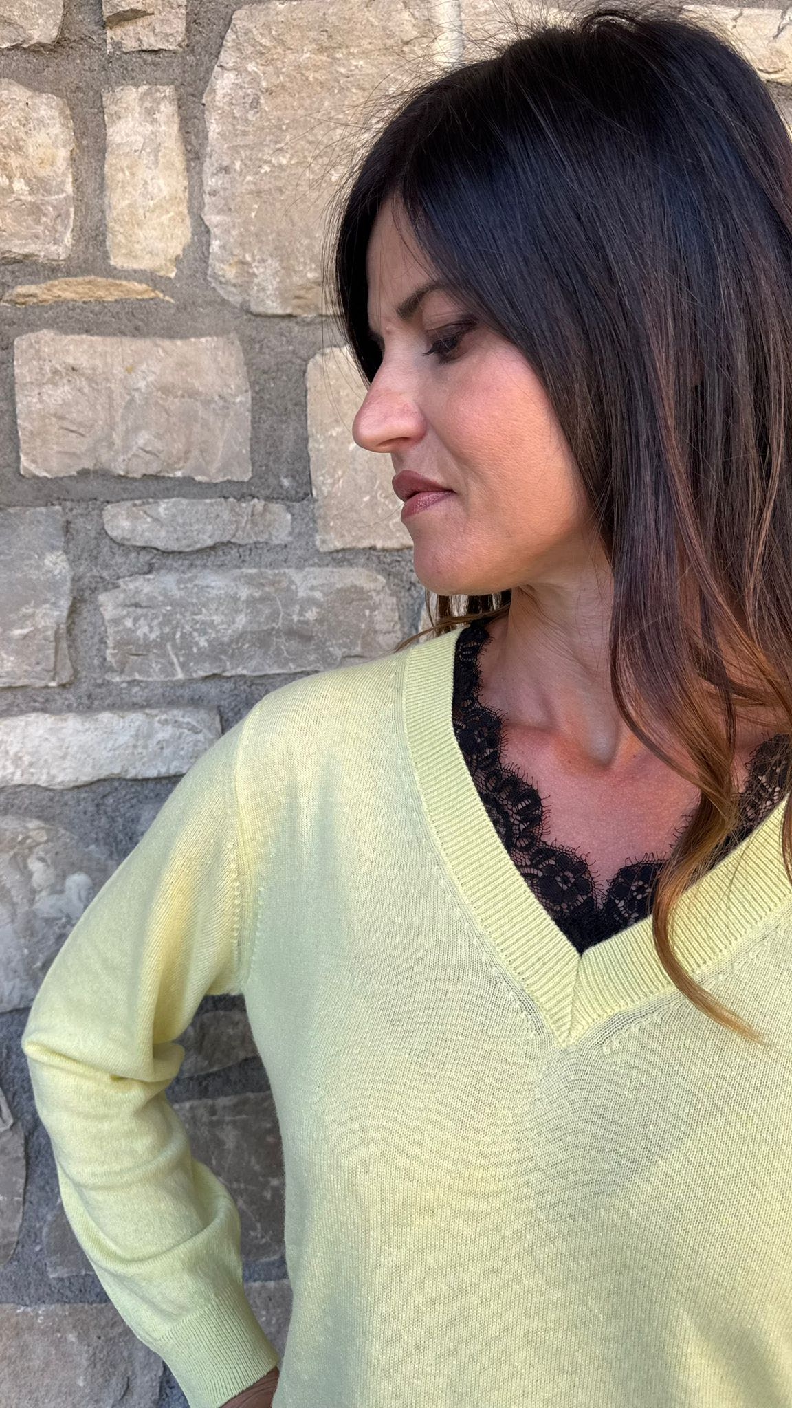 MAGLIONCINO SCOLLO V PIZZO GIALLO