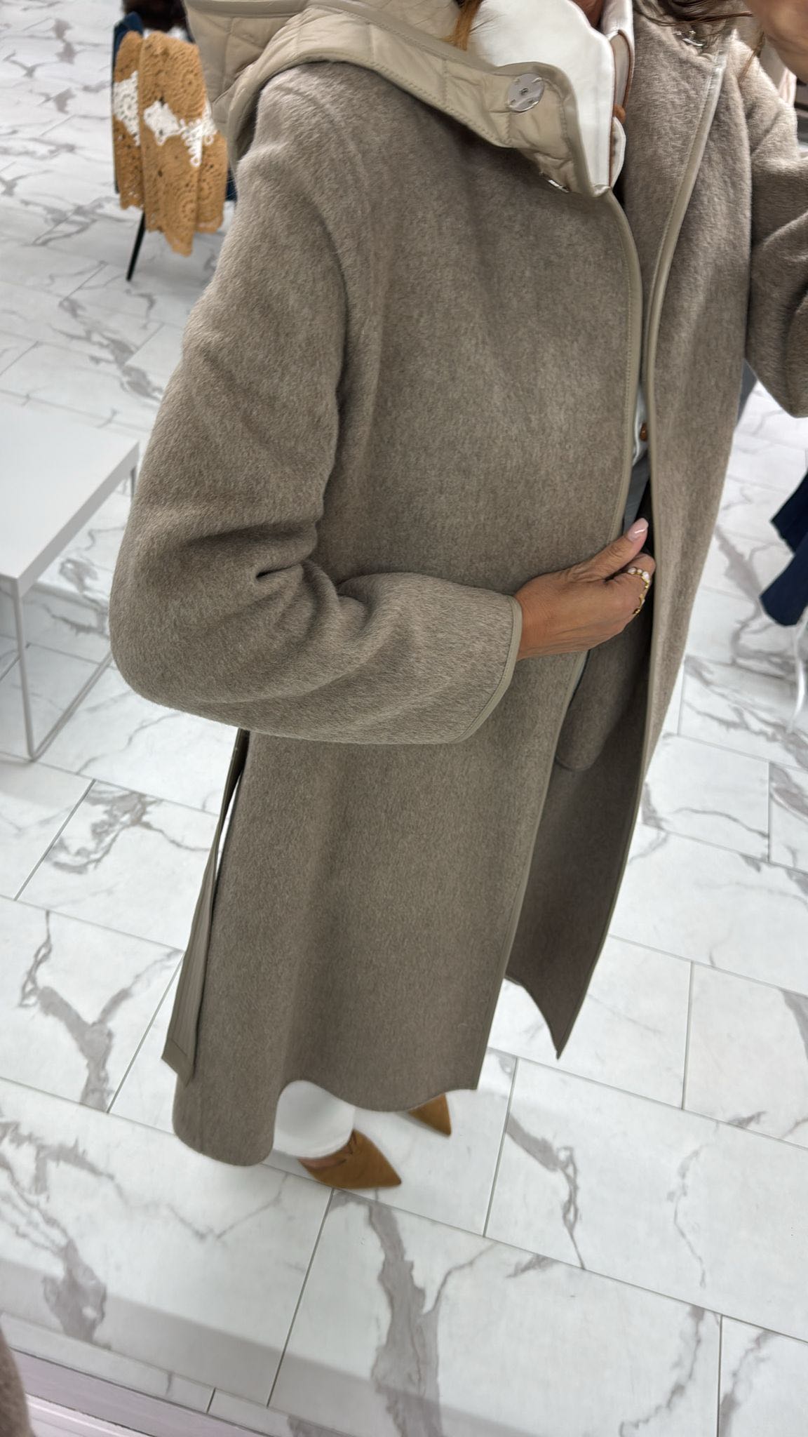 CAPPOTTO CON CAPPUCCIO SABBIA
