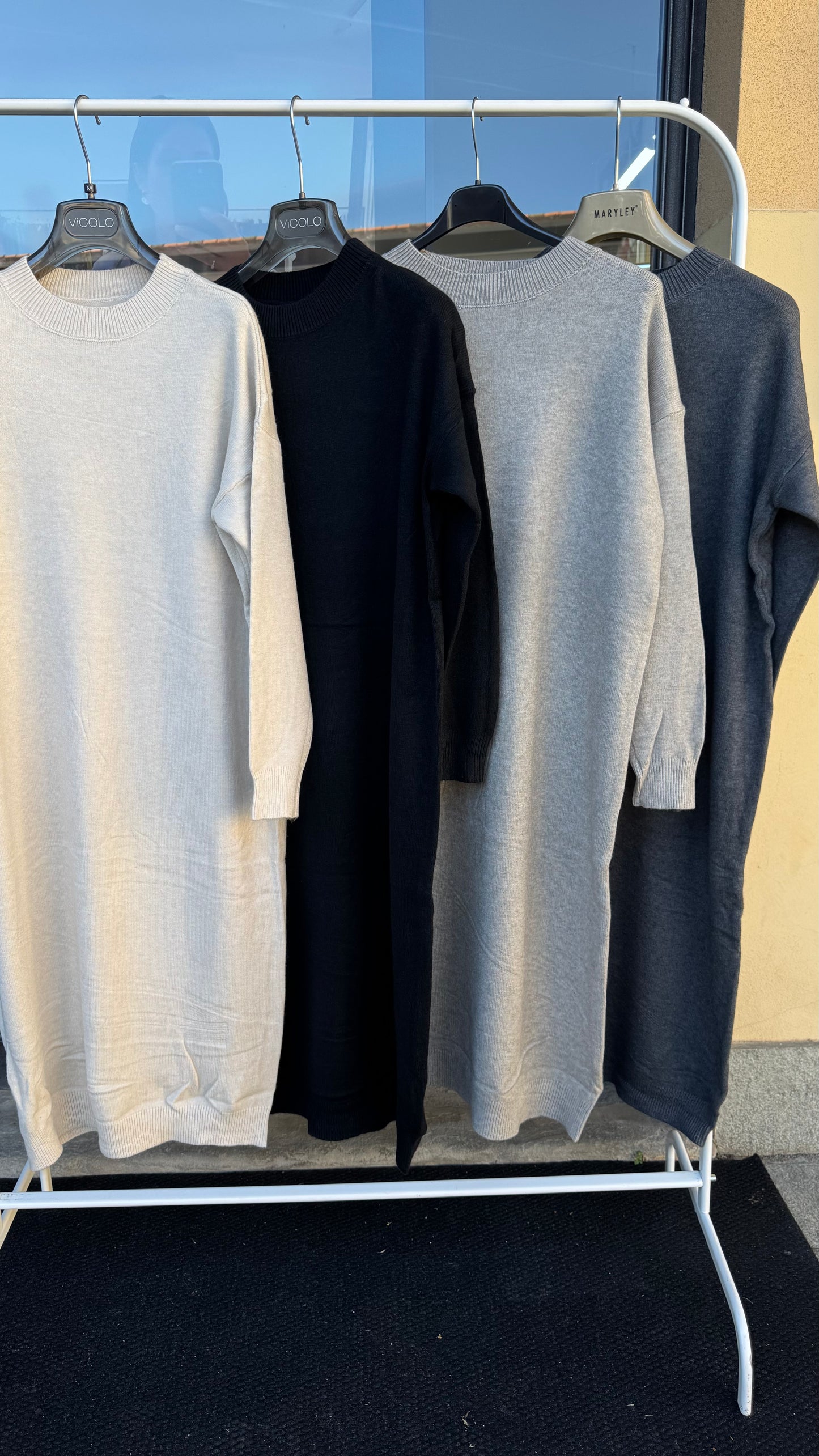 ABITO IN MAGLIA DRITTO