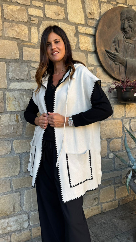 GILET IN MAGLIA RICAMATO nero/cioccolato/panna/grigio/sabbia