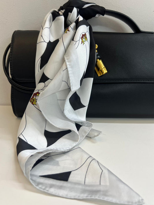 FOULARD FIORI BIANCO NERO