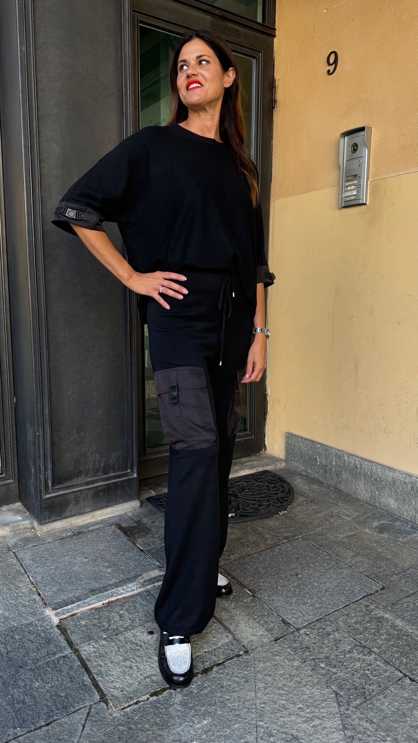 COMPLETO IN MAGLIA CARGO beige/grigio/nero