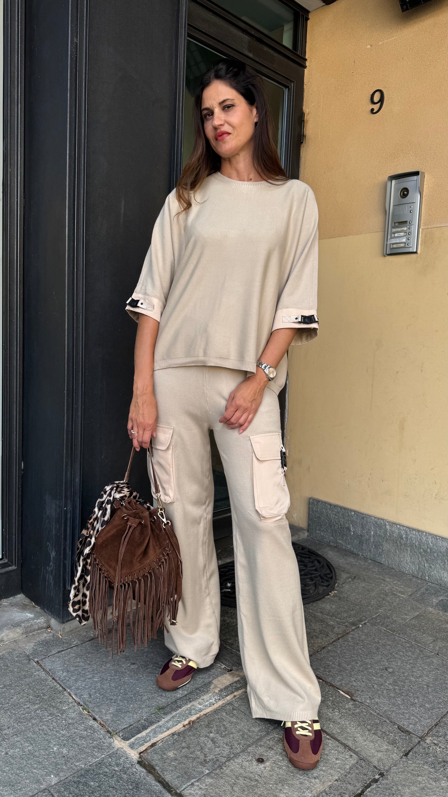 COMPLETO IN MAGLIA CARGO beige/grigio/nero