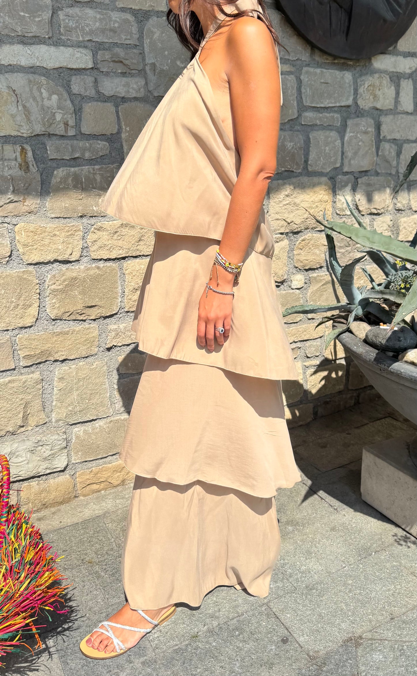 MARYLEY ABITO LUNGO BALZE CHIUSURA FIOCCO SABBIA