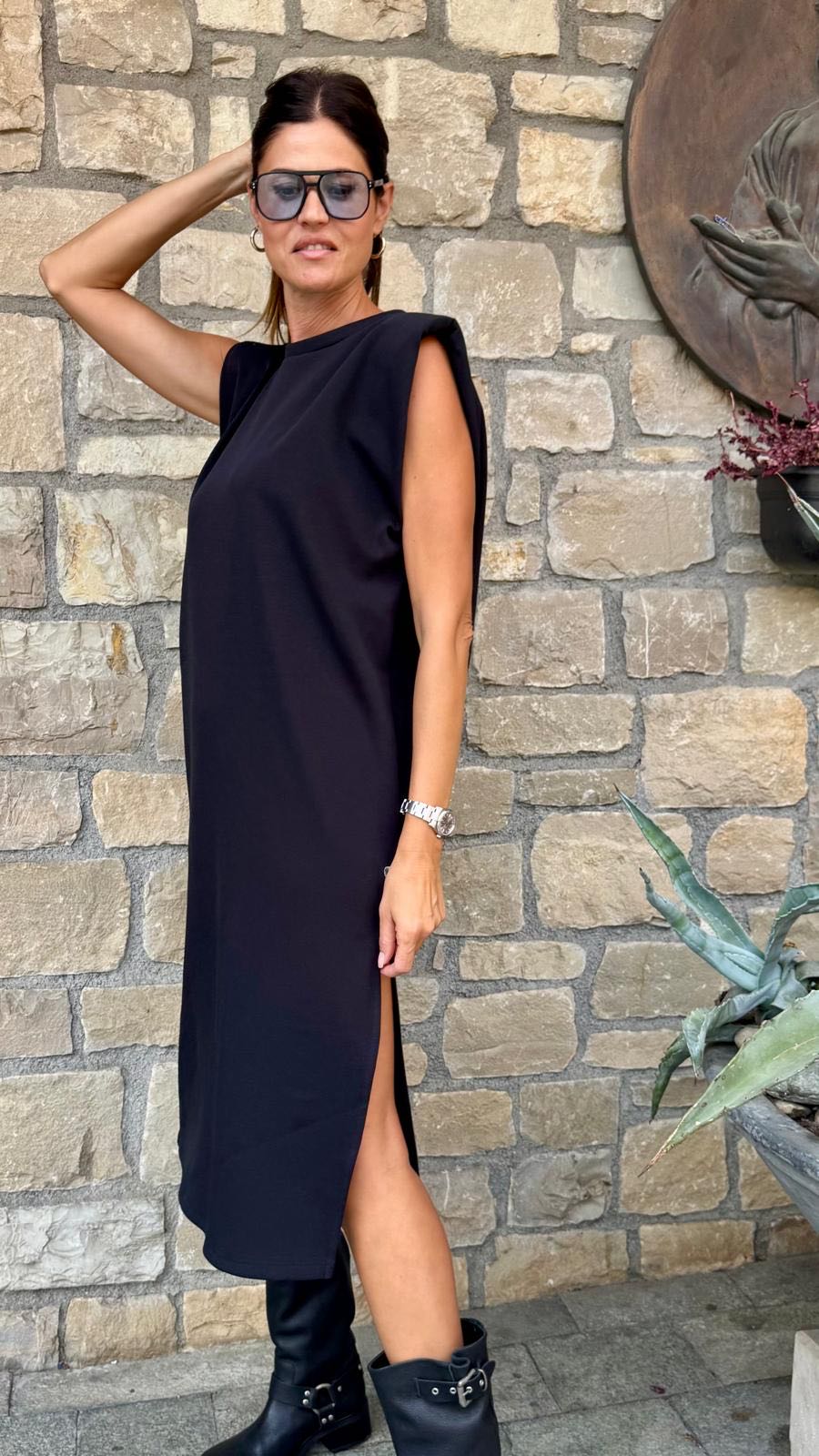 ABITO SMANICATO IN FELPA NERO
