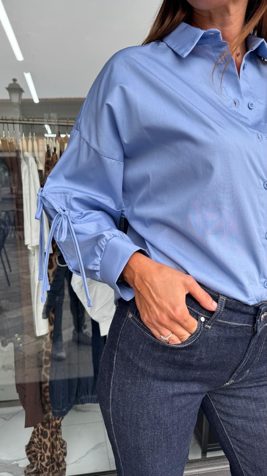CAMICIA AZZURRA FIOCCHETTI MANICA