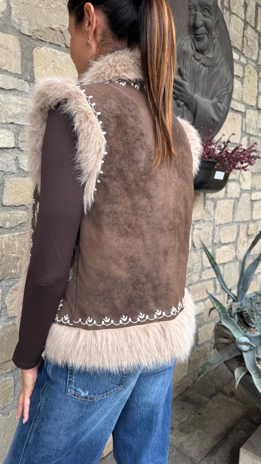 GILET ECO MONTONE RICAMI