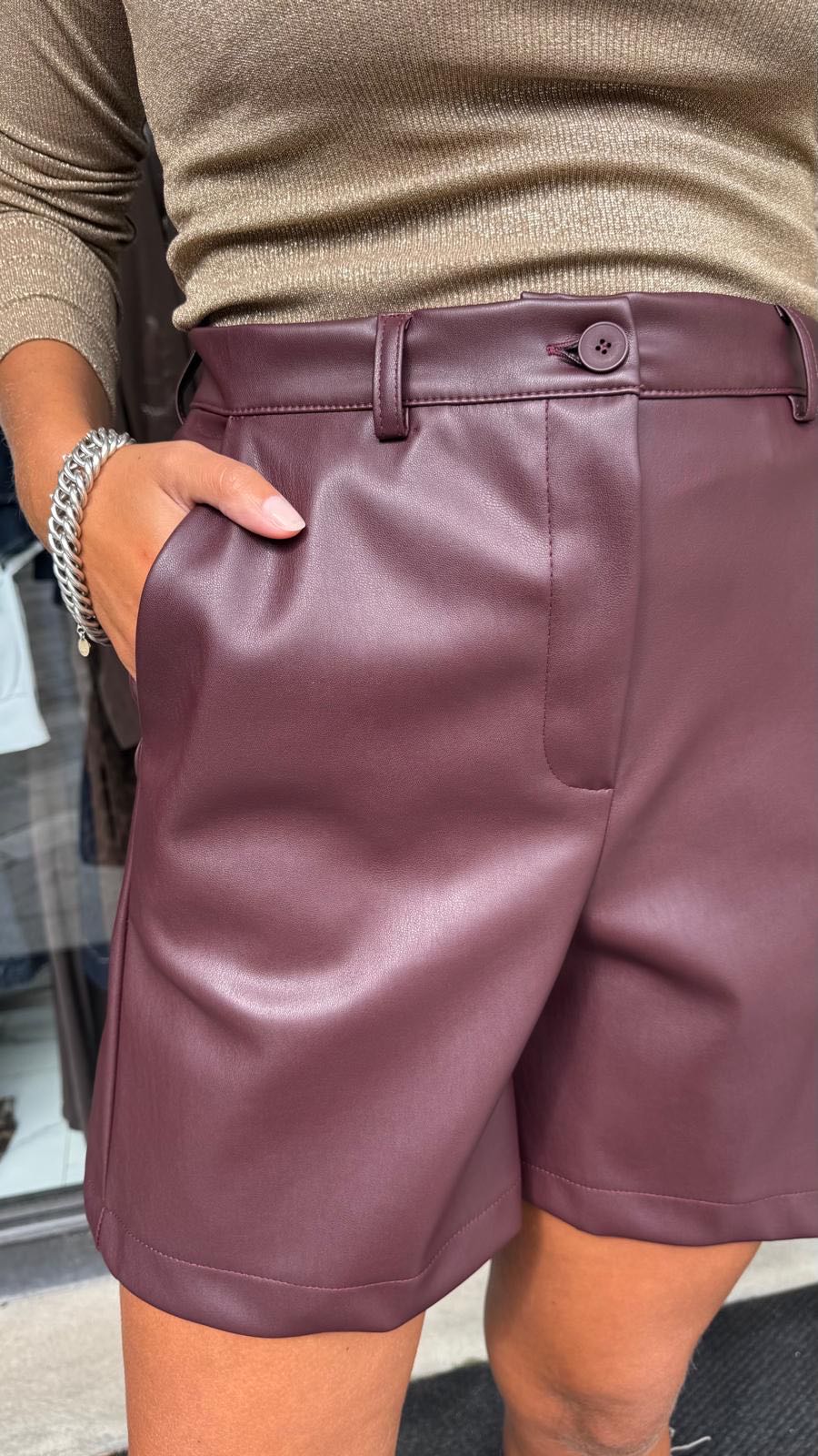 PANTALONCINO ECOPELLE MELANZANA