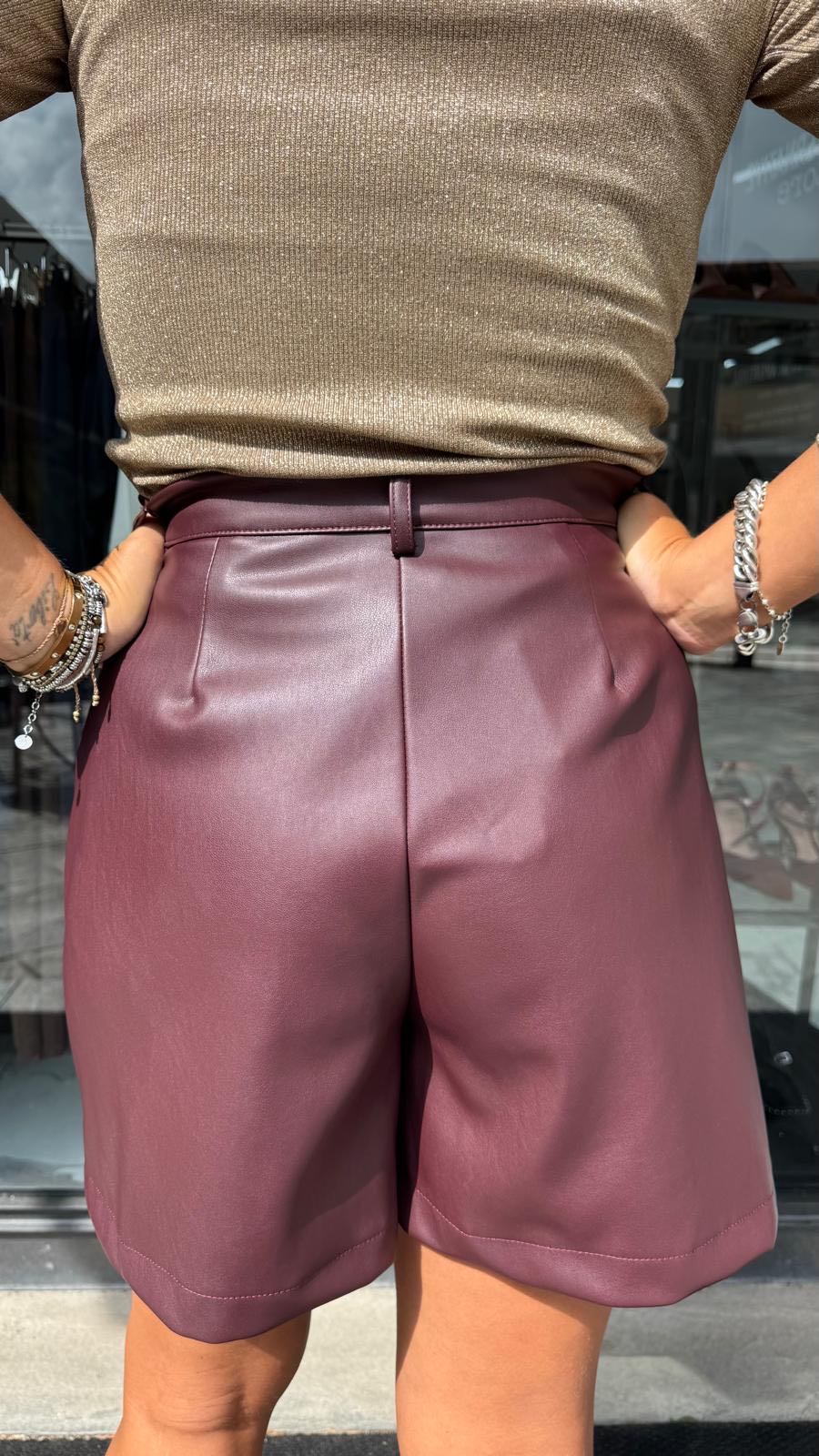 PANTALONCINO ECOPELLE MELANZANA