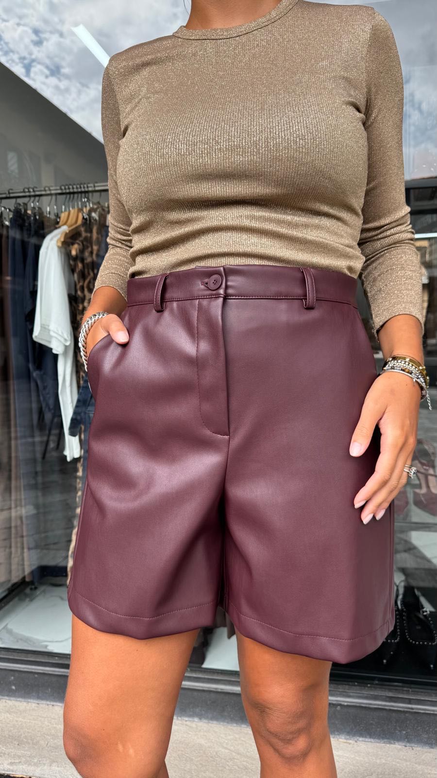 PANTALONCINO ECOPELLE MELANZANA