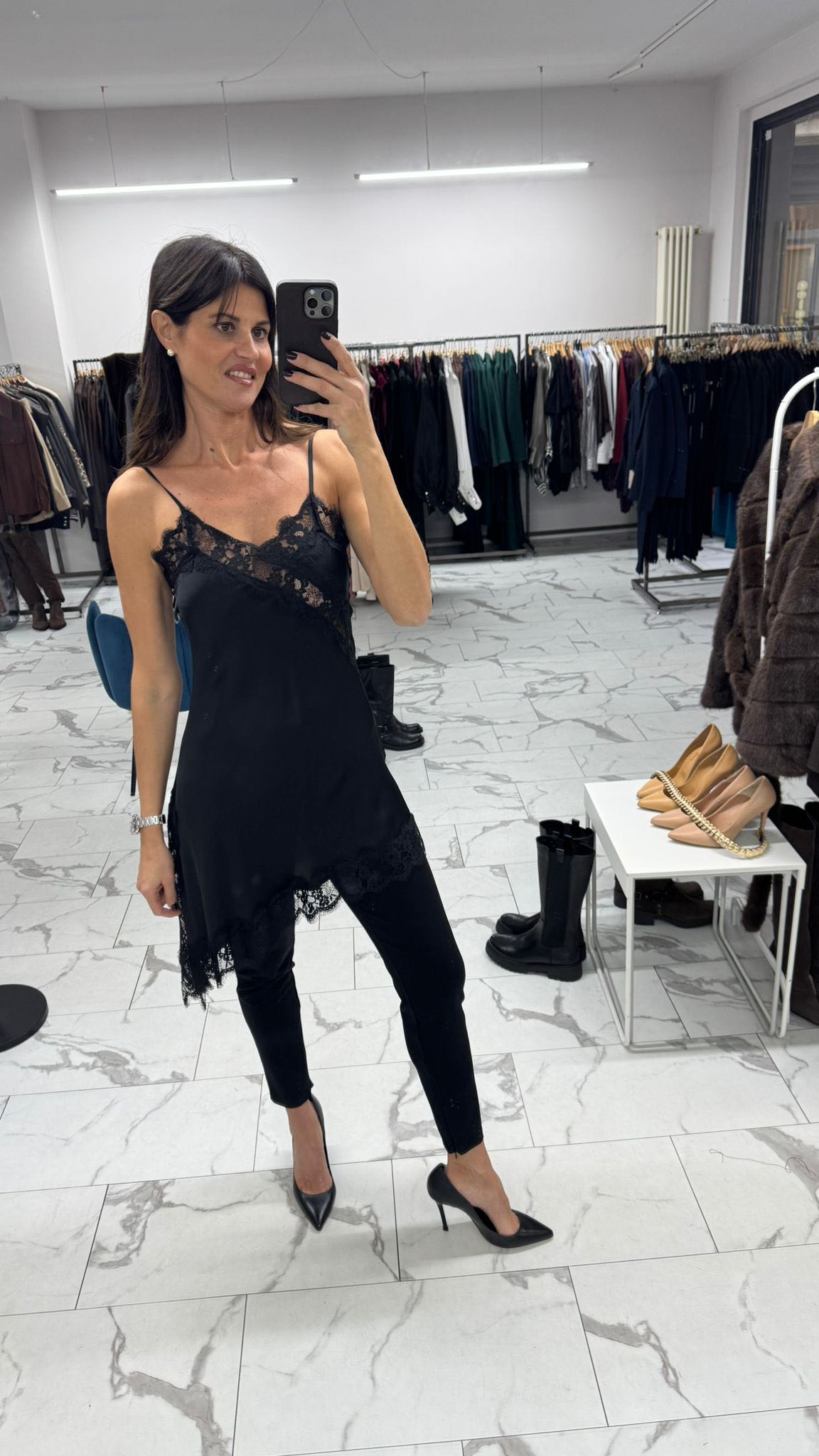 ABITO SOTTOVESTE CORTO PIZZO