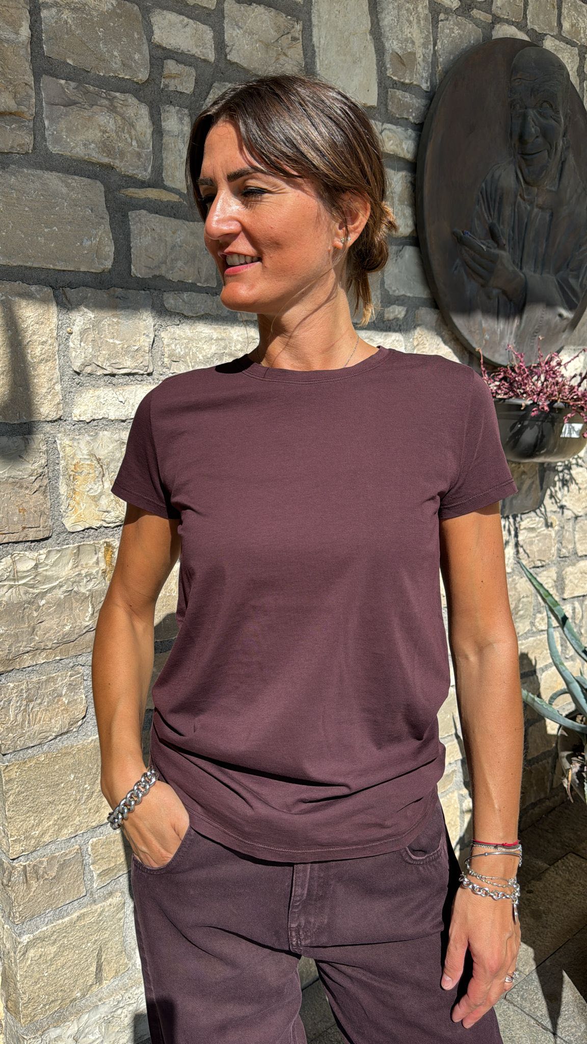 T-SHIRT COTONE BASIC MELANZANA