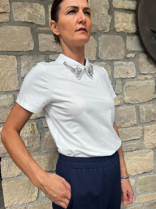 T-SHIRT COLLETTO STRASS BIANCA
