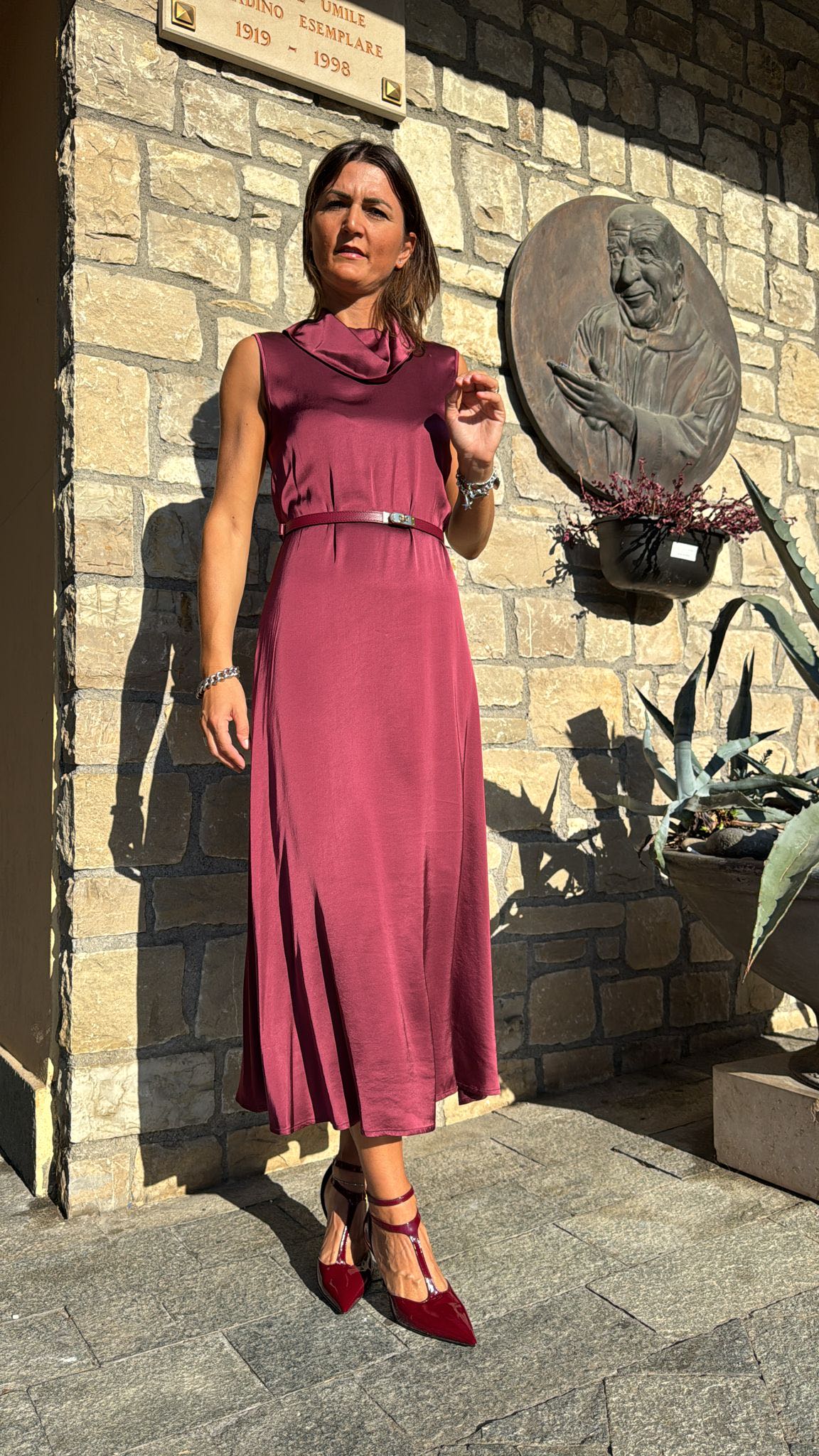 ABITO LUNGO SMANICATO CILIEGIA