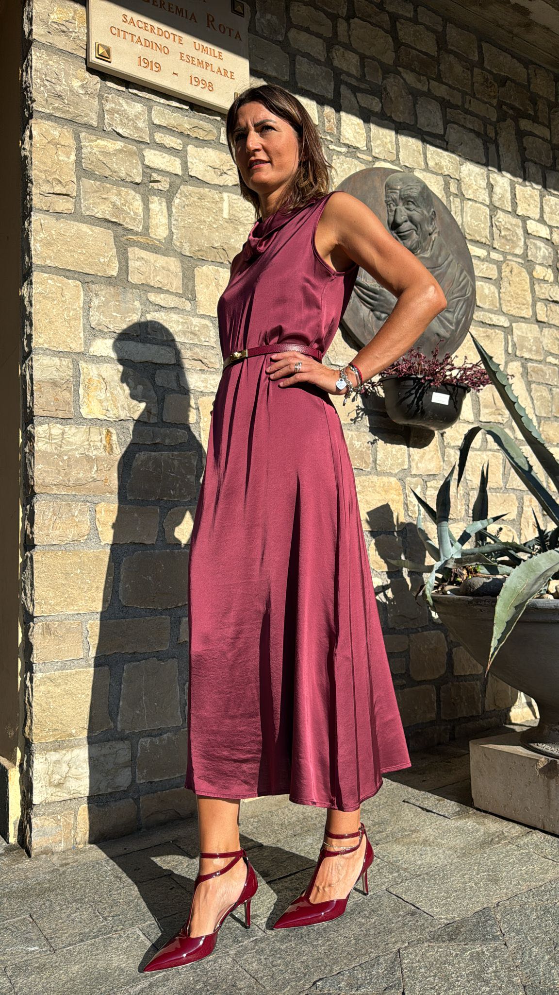 ABITO LUNGO SMANICATO CILIEGIA