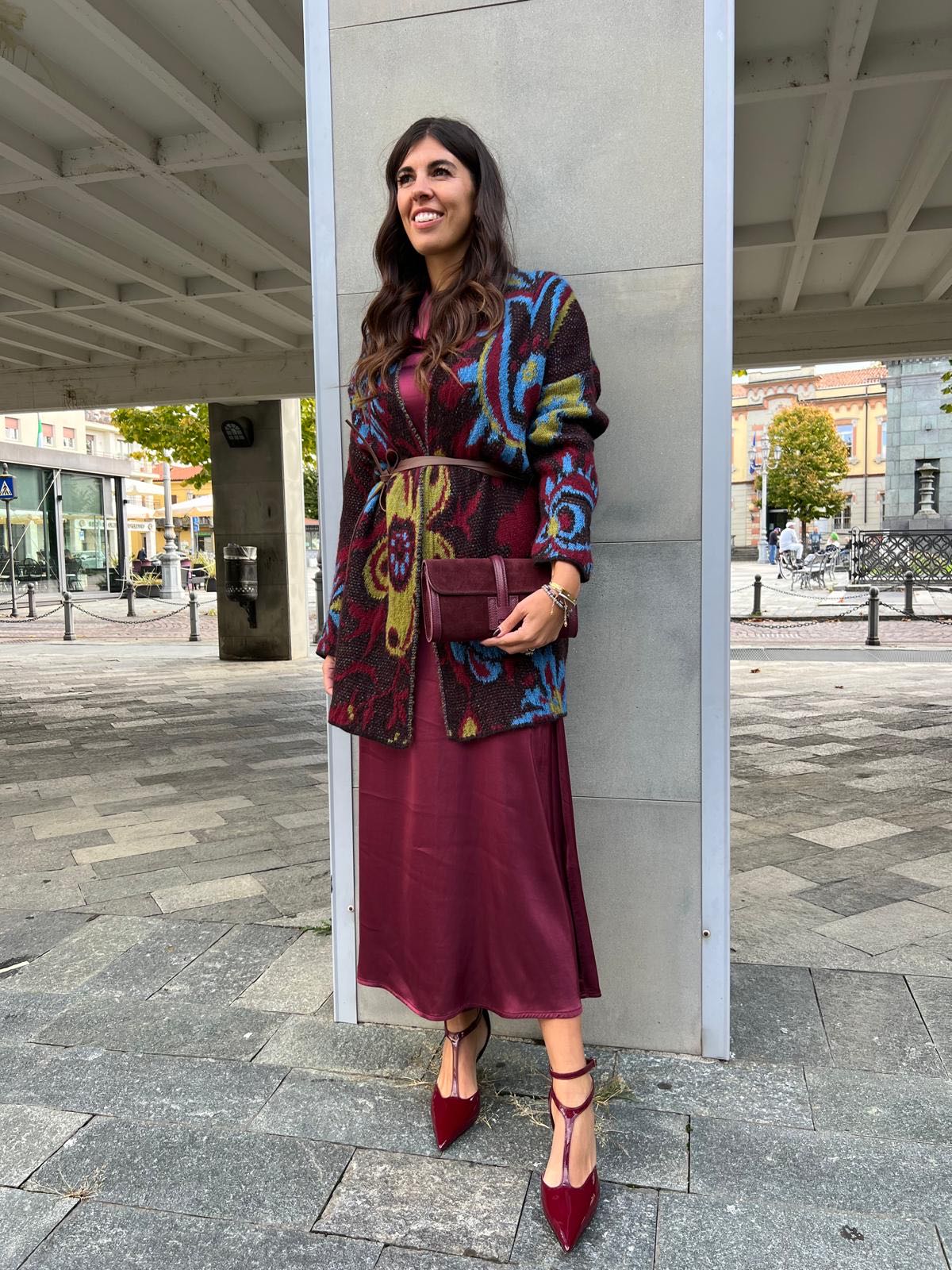 ABITO LUNGO SMANICATO CILIEGIA