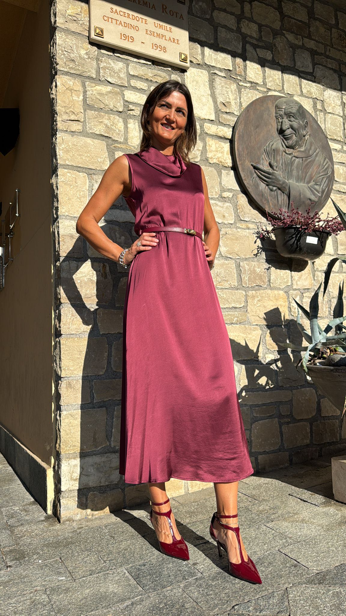 ABITO LUNGO SMANICATO CILIEGIA