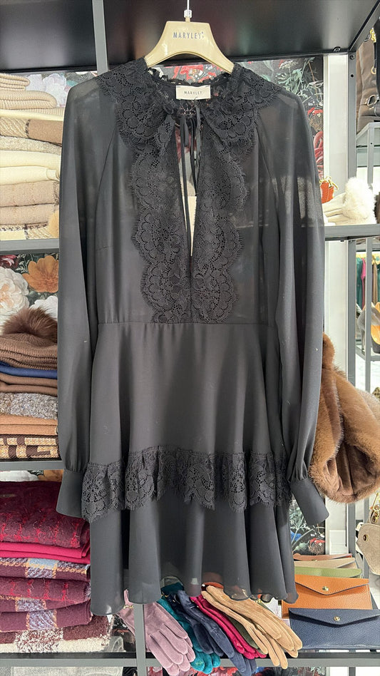 ABITO FIOCCHETTO PIZZO NERO