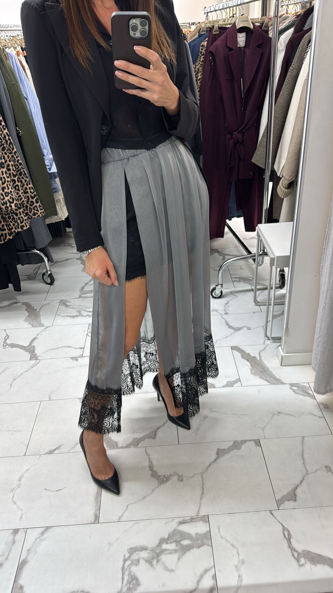 GONNA GRIGIA CON PIZZO