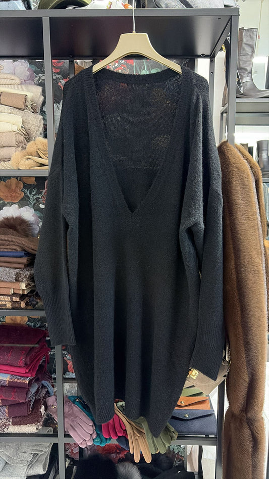 ABITO IN MAGLIA MAXI SCOLLO NERO