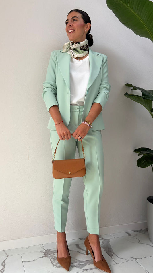 PANTALONE BASIC LATTE MENTA