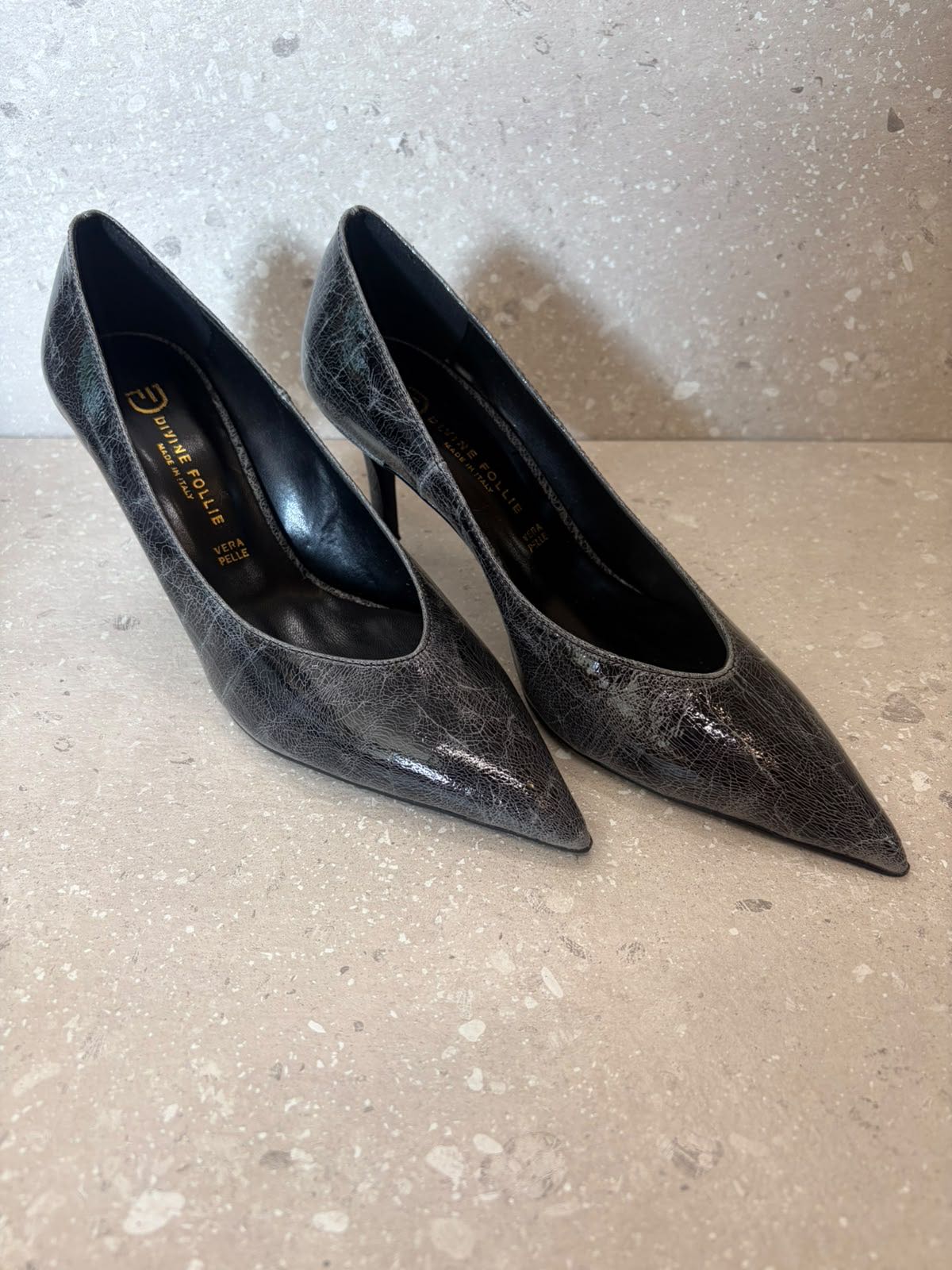 DECOLLETÉ CRAQUELÉ NERO GRIGIO