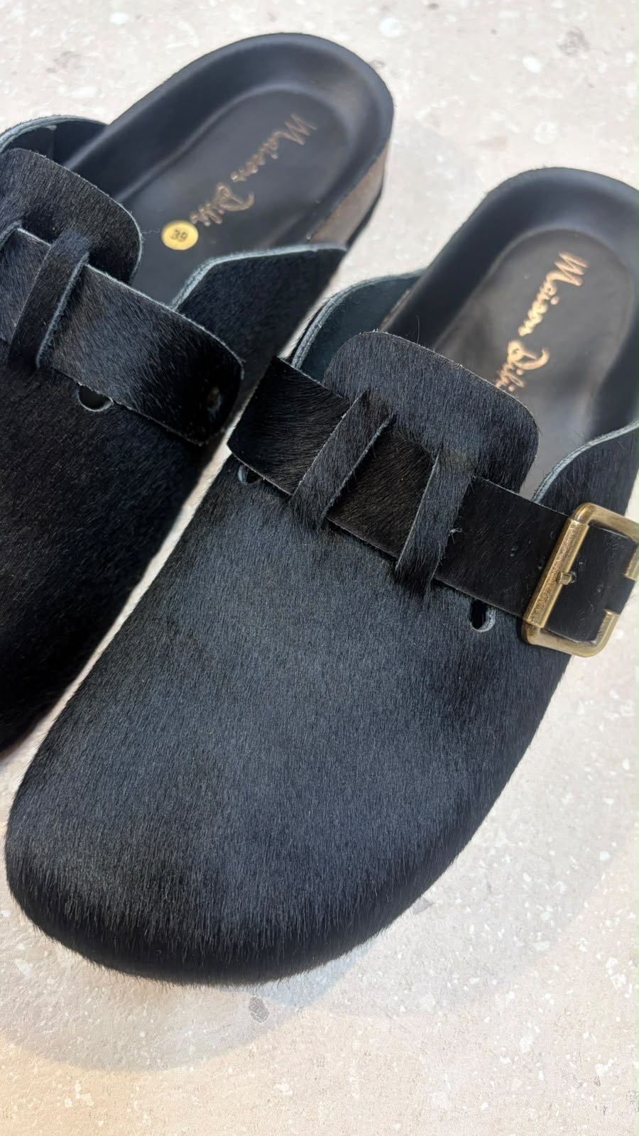 MULE IN CAVALLINO NERO