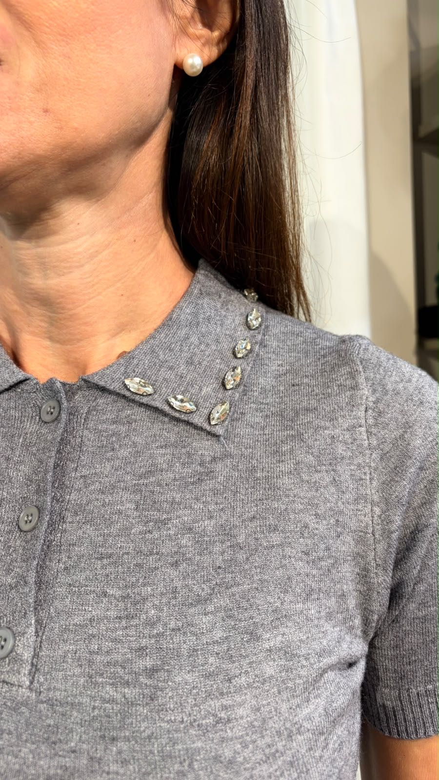POLO IN MAGLIA CON STRASS GRIGIA
