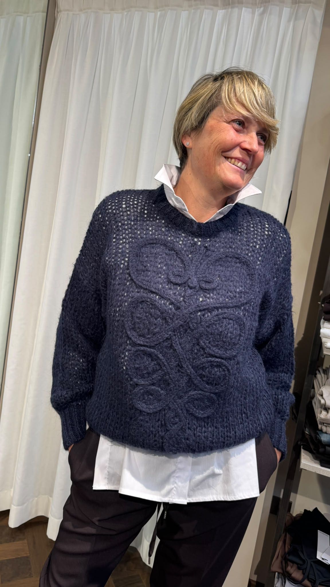 MAGLIONE RICAMO BLU