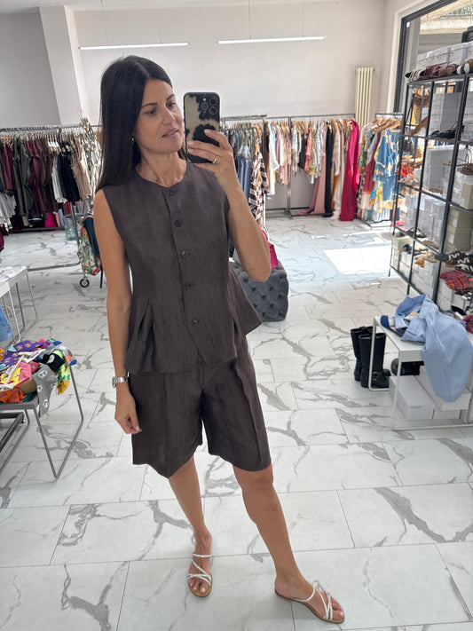 MARYLEY COMPLETO CIOCCOLATO LINO BERMUDA GILET BALZA