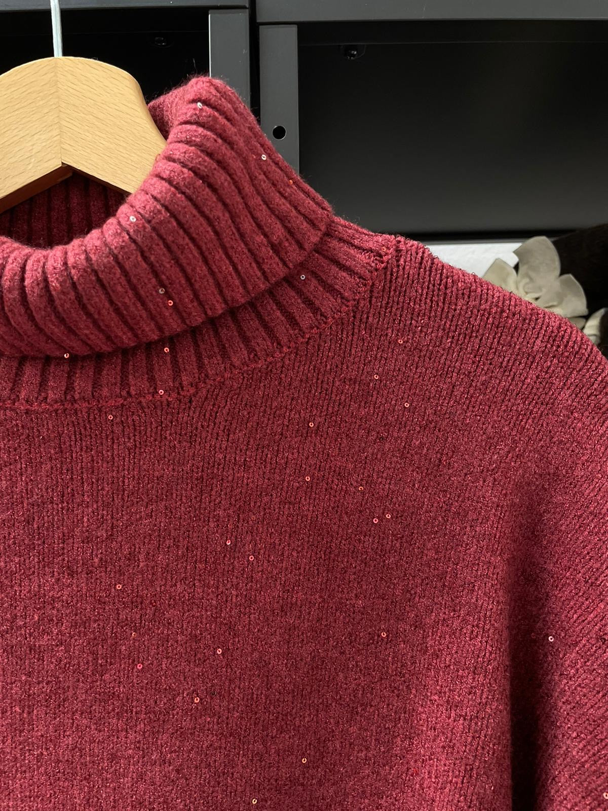MAGLIA OVER COLLO ALTO MICROPAILLETES BORDEAUX