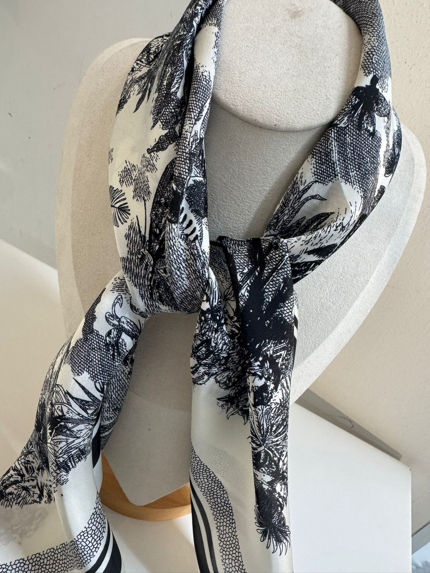 FOULARD TOULE DE JOUY nero/blu