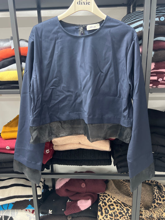 MAGLIA BLU CON ORGANZA NERA