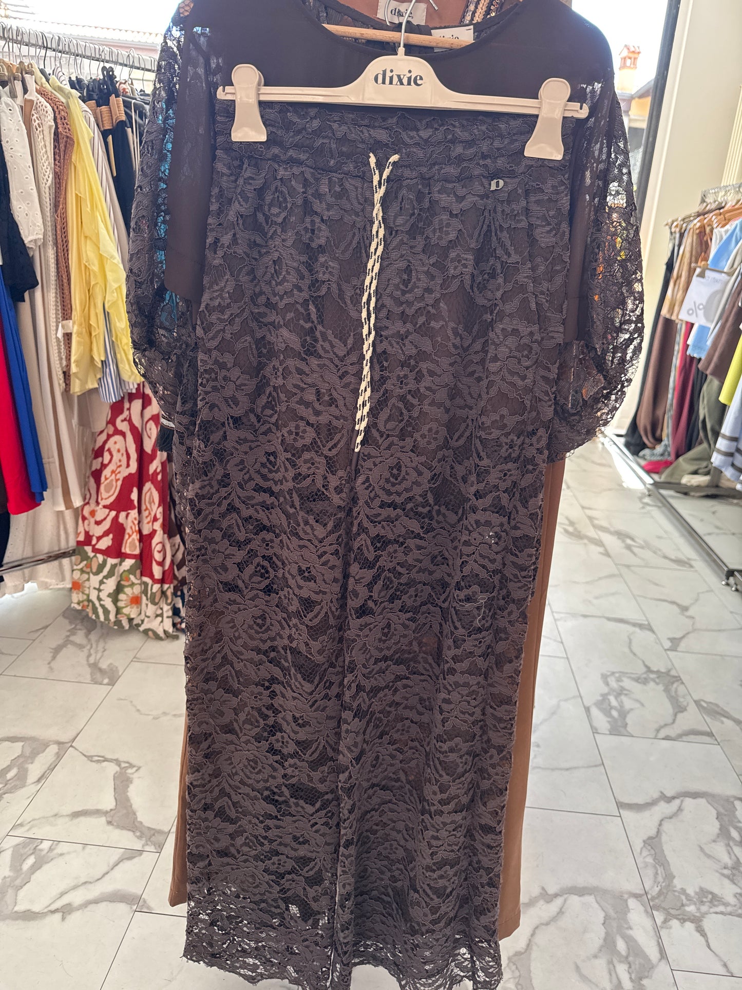 DIXIE COMPLETO BLUSA E PANTALONE CIOCCOLATO PIZZO